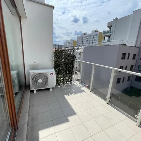 Elegant Kiprow * ワルシャワ