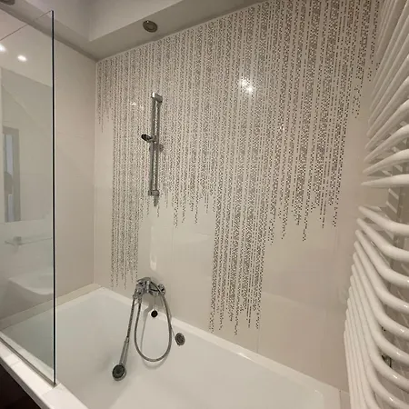 Elegant Kiprow * ワルシャワ